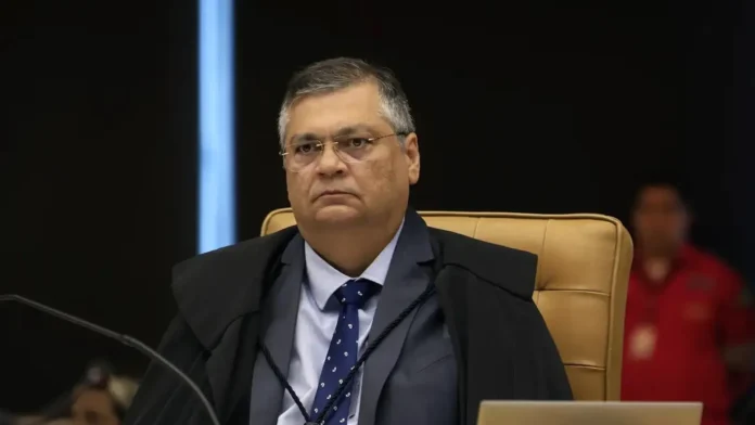 Novo comando do Congresso deve procurar Dino por solução para impasse das emendas