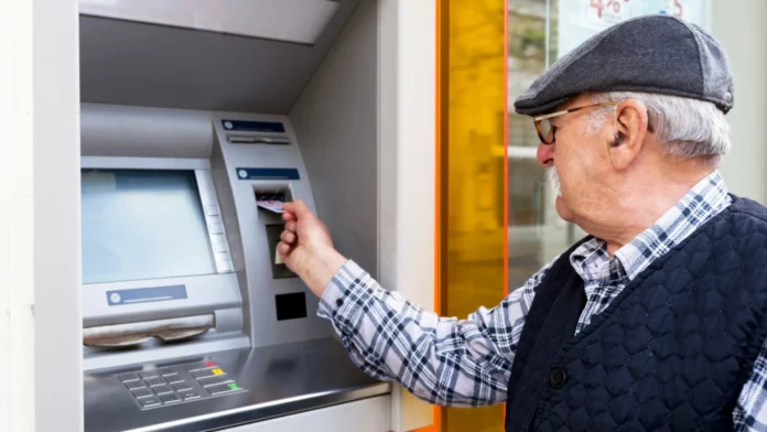 INSS já começou a pagar as aposentadorias com reajuste; entenda