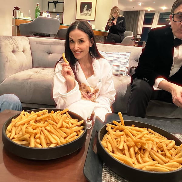 Demi Moore surge em clique inusitado após derrota no Oscar