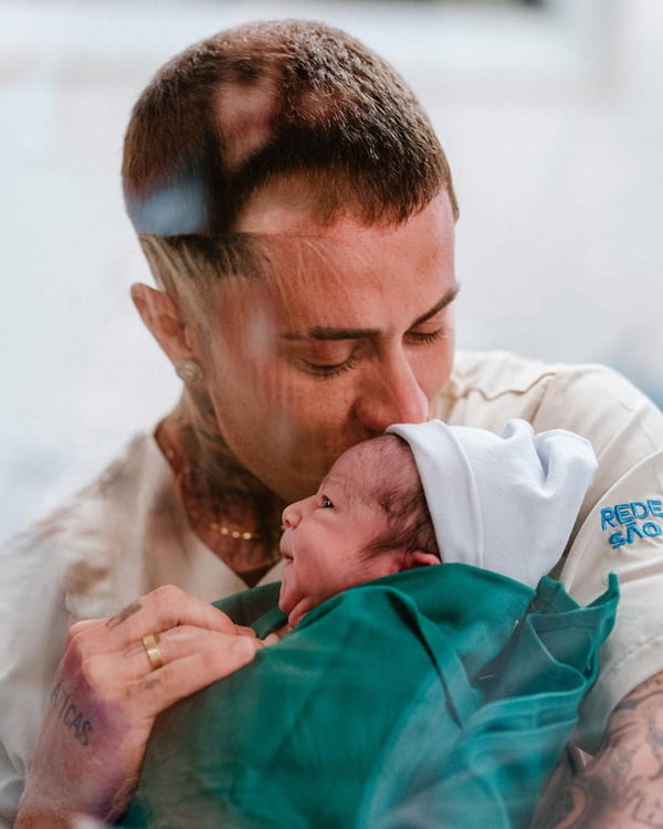 MC Daniel revela a parte favorita de ser pai: “Me sinto poderoso”