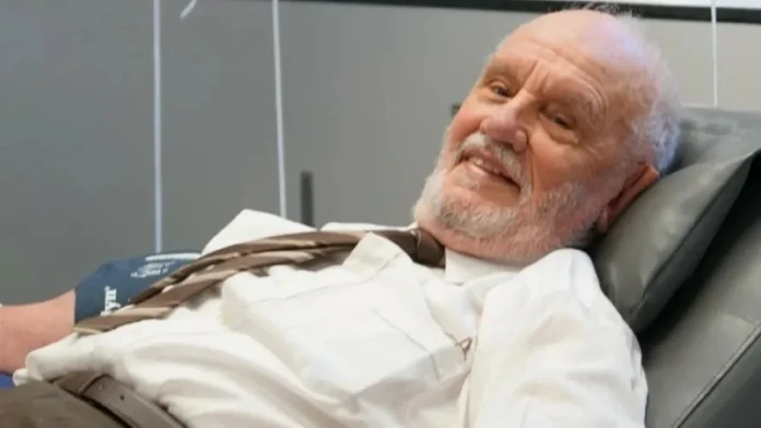 Morre aos 88 homem do 'sangue dourado', que salvou 2 milhões de bebês