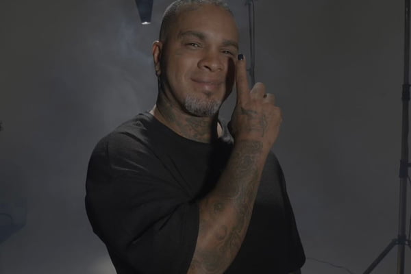 Cantor revela ter se arrependido de entrar no BBB: “Não ganhei nada”