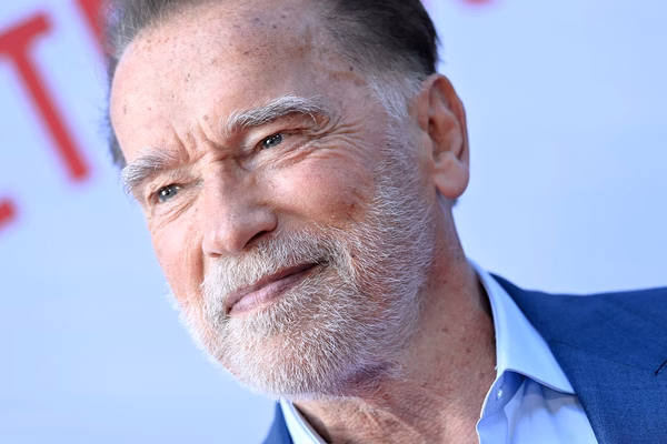 Schwarzenegger e Whoopi Goldberg batem boca ao vivo após fala polêmica