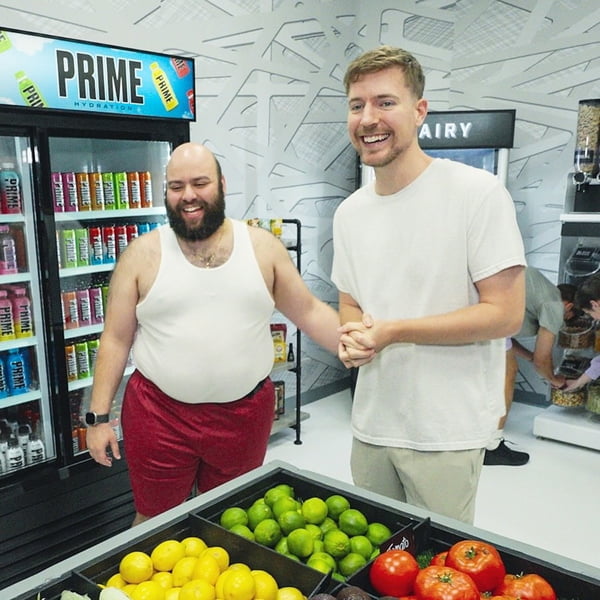 MrBeast paga R$ 2 mi para amigo perder 45 kg: veja antes e depois