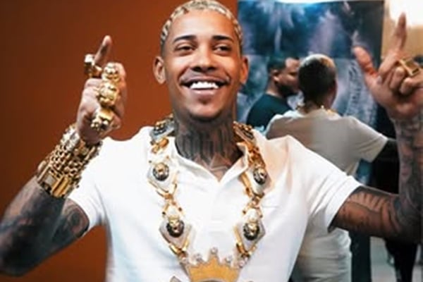 MC Poze comemora devolução de joias, mas pede celulares e tablets