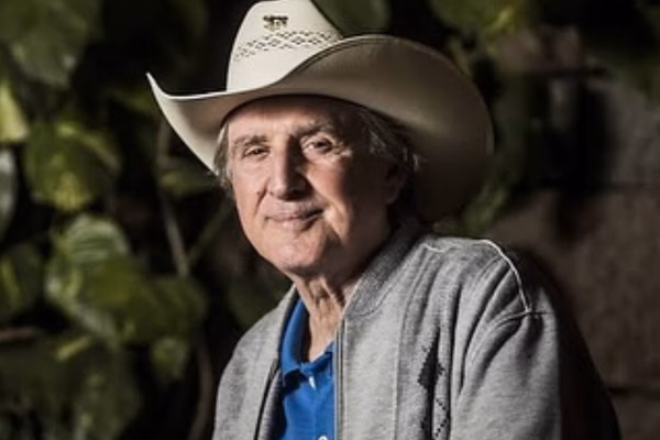 Sérgio Reis diz que Alexandre de Moraes ainda não devolveu seu celular