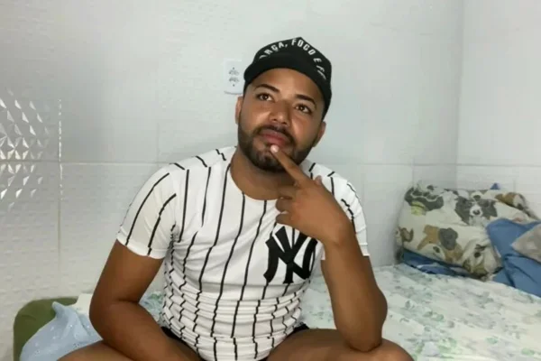 Hytalo Santos e marido se afastam após flagrante com travesti Hytalo Santos e marido se afastam após flagrante com travesti