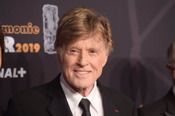Sônia Braga homenageia Robert Redford, com quem namorou nos anos 1980