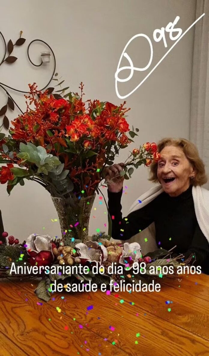 Laura Cardoso celebra aniversário de 98 anos: “História da nossa arte”