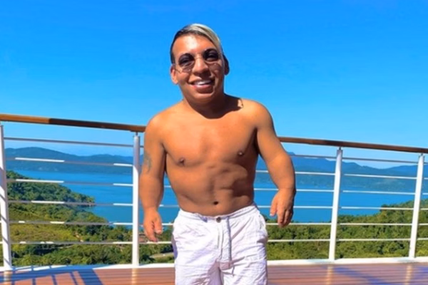 Vídeo: Tokinho denuncia influencer por assédio sexual e discriminação