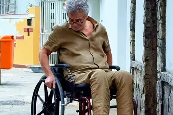 Carlinhos de Jesus revela uso de morfina para dor após Carlinhos de Jesus revela uso de morfina para dor após diagnóstico