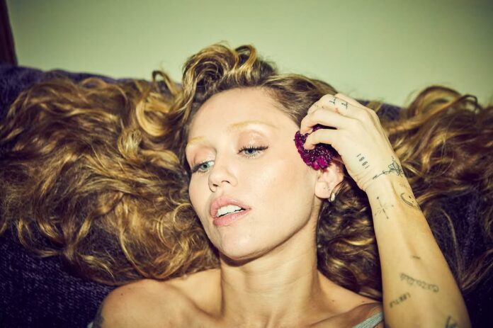 Os álbuns mais importantes de Miley Cyrus, na opinião da Os álbuns mais importantes de Miley Cyrus, na opinião da cantora