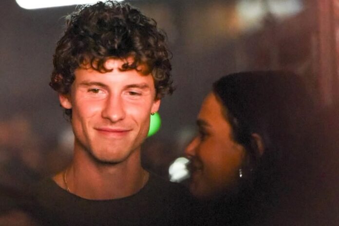 Saiba os planos de Bruna Marquezine e Shawn Mendes para o Réveillon - destaque galeria