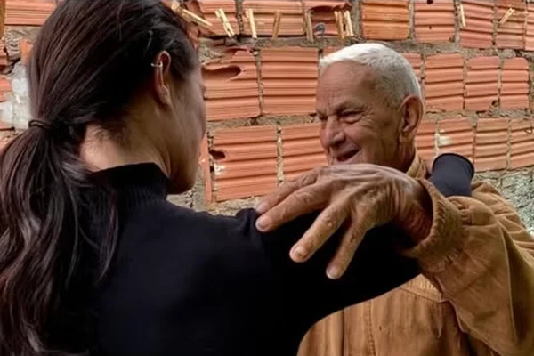 Paolla Oliveira lamenta morte do avô materno e relembra apelido carinhoso - destaque galeria