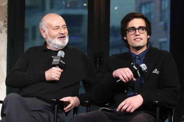 Filho de Rob Reiner pode pegar pena de morte por assassinato dos pais - destaque galeria