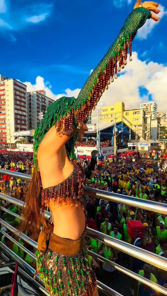 Carnaval de Salvador: Léo Santana, Solange Almeida, Babado Novo e Margareth Menezes desfilaram nesta quinta (12)