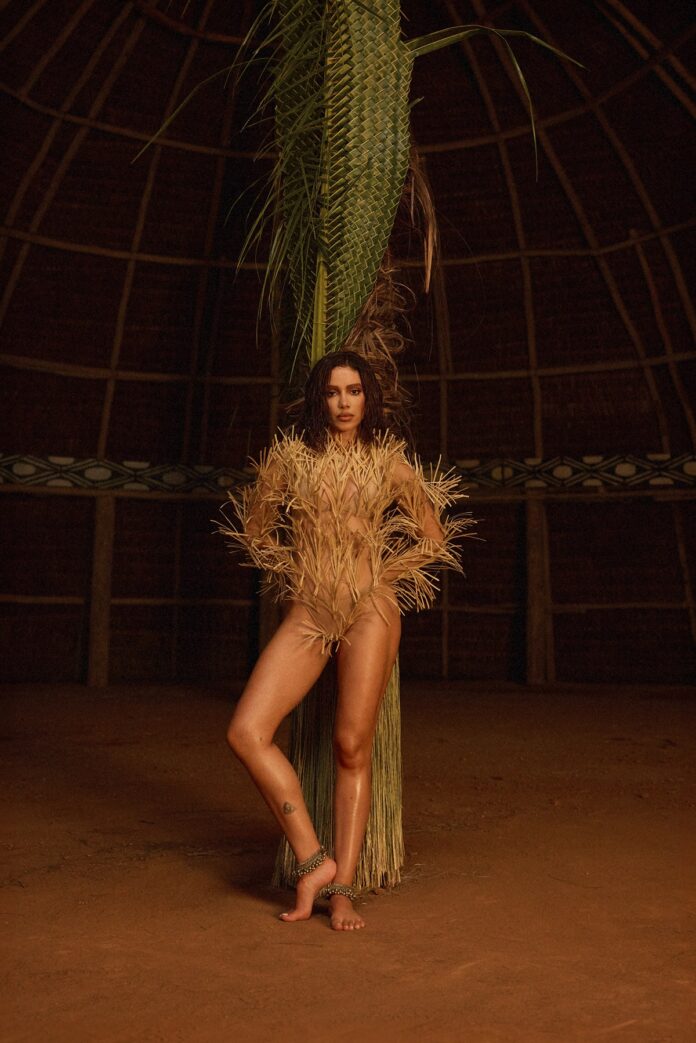 "Esse Grammy já é seu": fãs lotam redes sociais com reações ao novo álbum de Anitta, "EQUILIBRIVM"